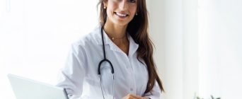 Activité de téléconsultation pour plusieurs spécialités